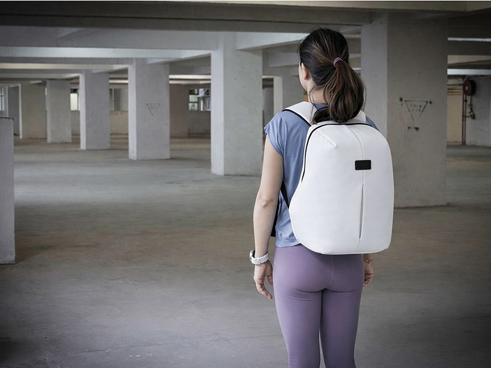 Водостойкий рюкзак с защитой от краж Phantom Mini для ноутбука 16