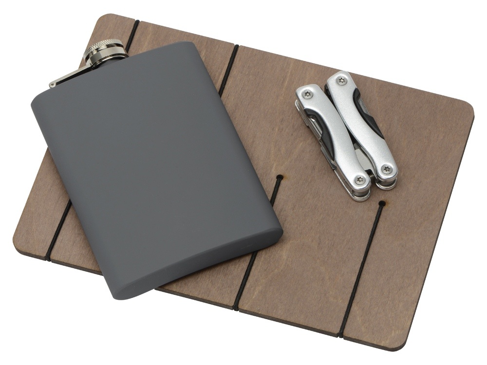 Подарочный набор с флягой и мультитулом Путешественник